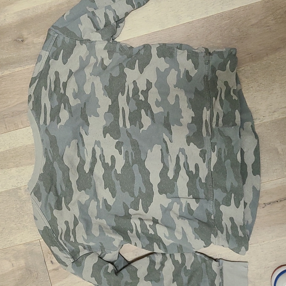 Camo sweatshirt